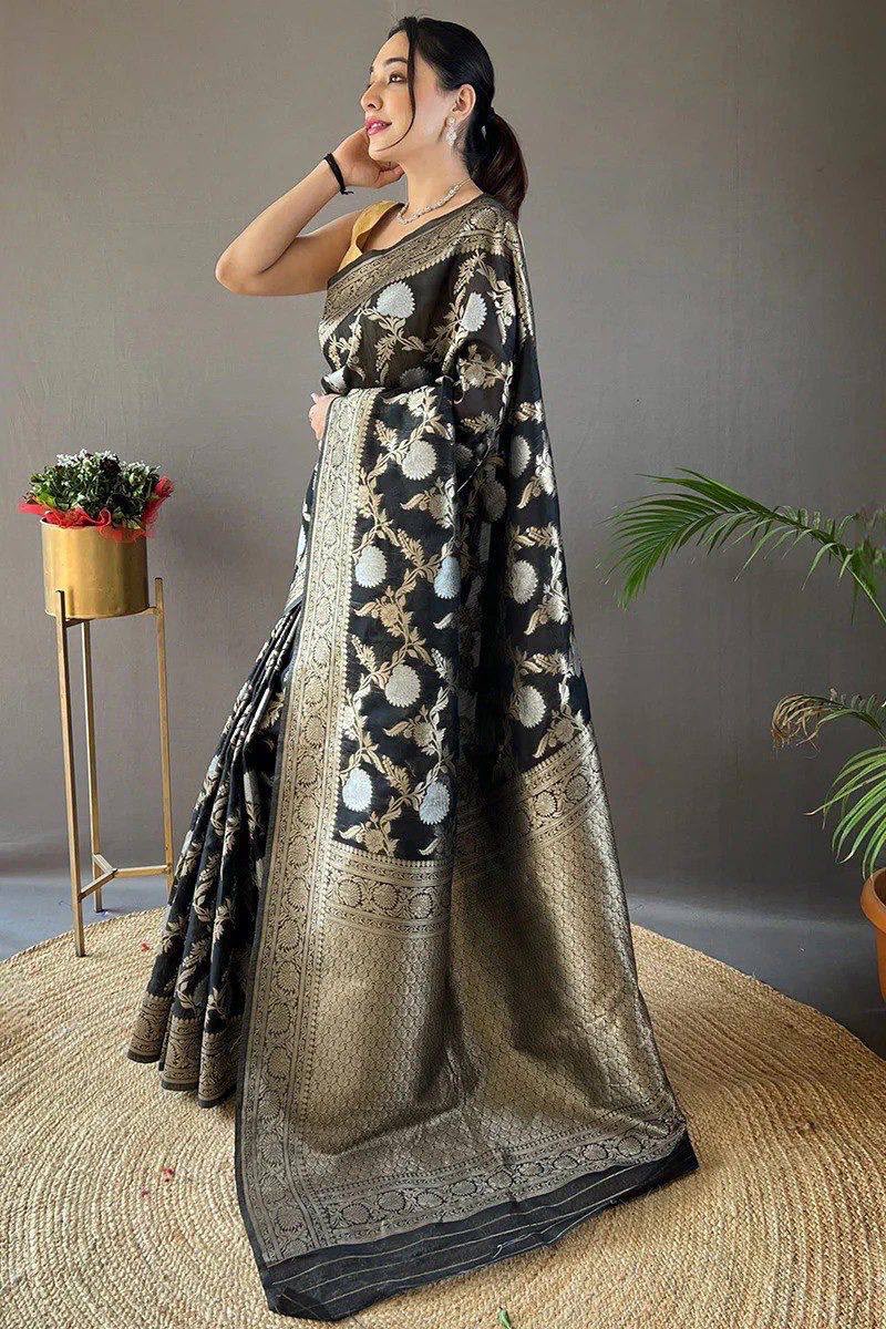 Botanical Noir Abaya